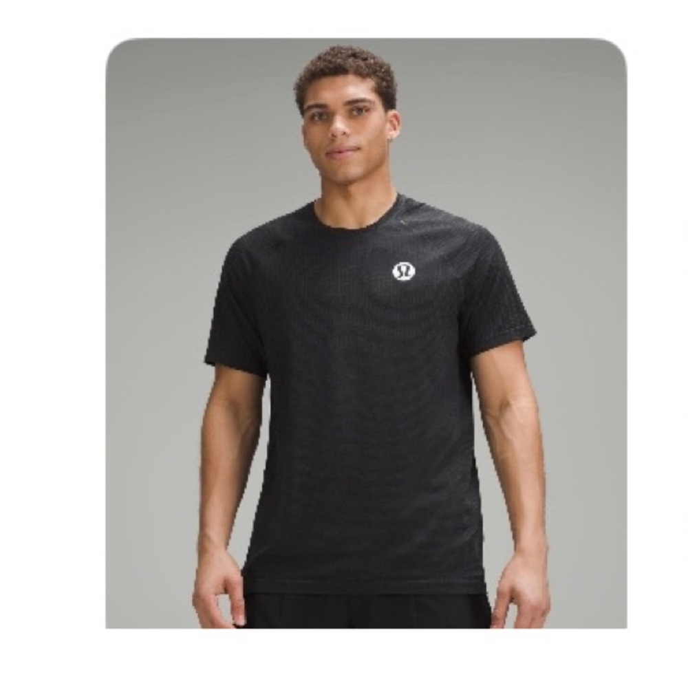 Men’s Lululemon metal vent tech short sleeve top